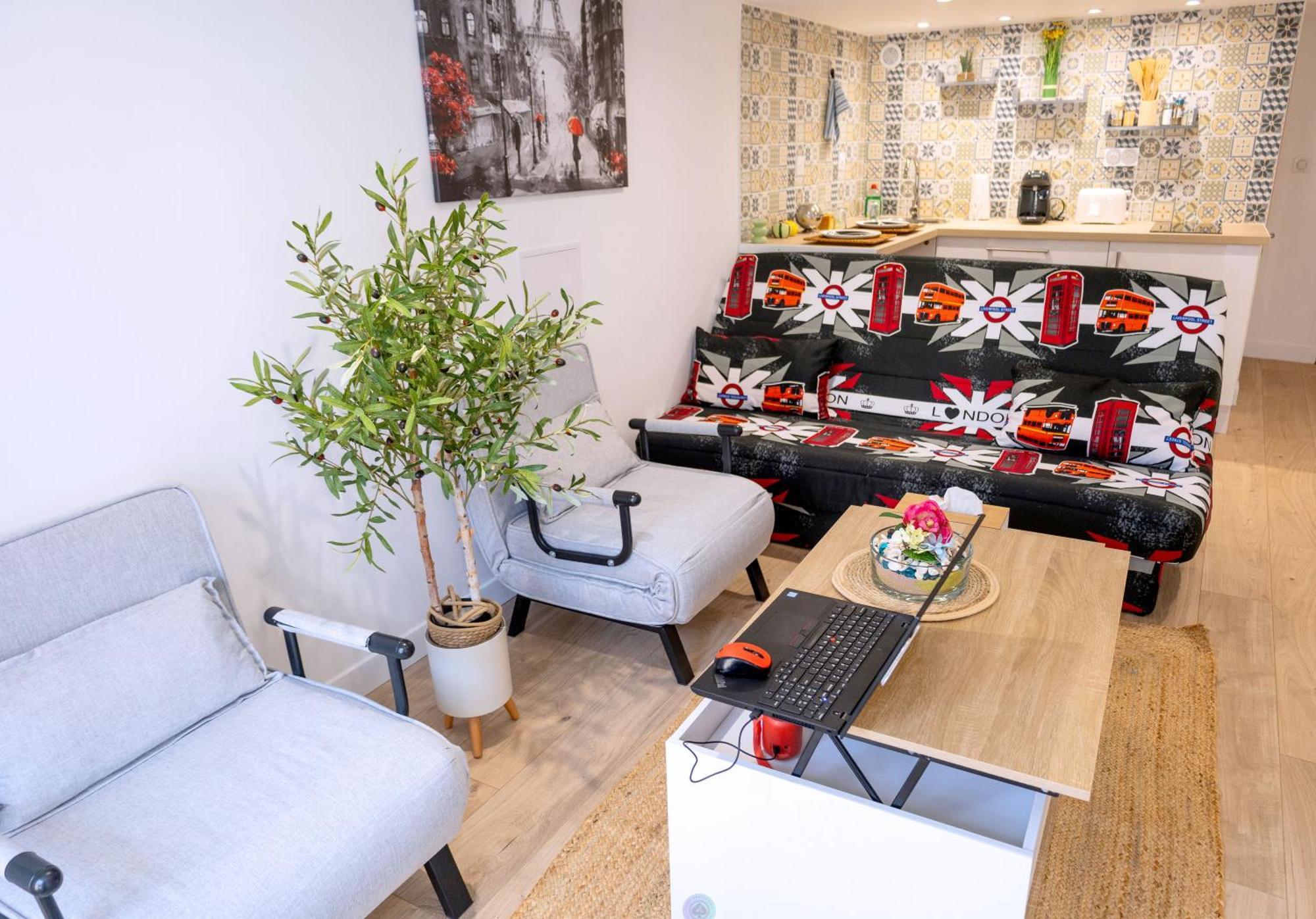 The Silent Green Lounge, Noisiel Extérieur photo